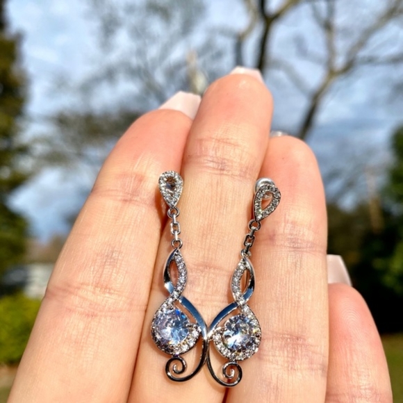 🎵NEW 925 Sterling Silver 🎶 Earrings - Picture 4 of 5